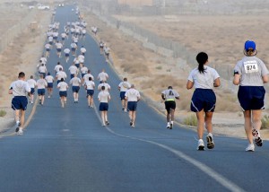 runners running